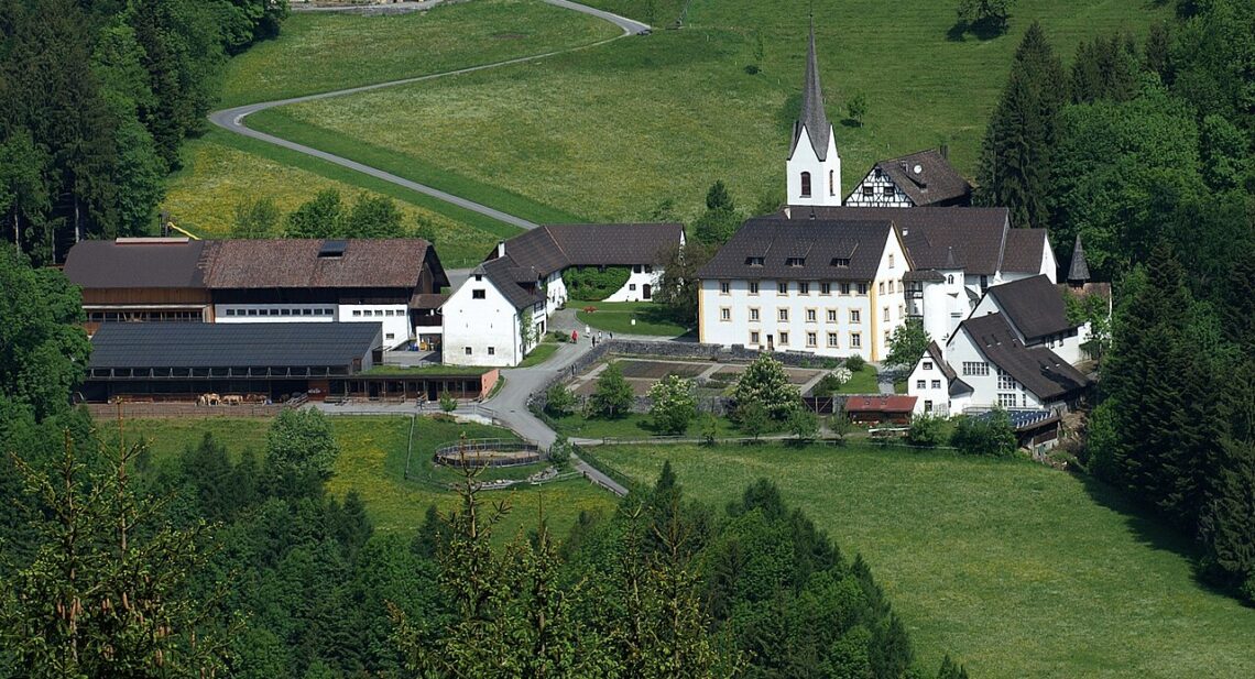 Ausflug der Schulkindern & Eltern in die Propstei St. Gerold